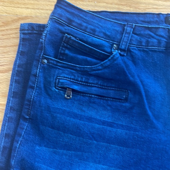 Fashion Nova Jeans - Picture 3 of 8